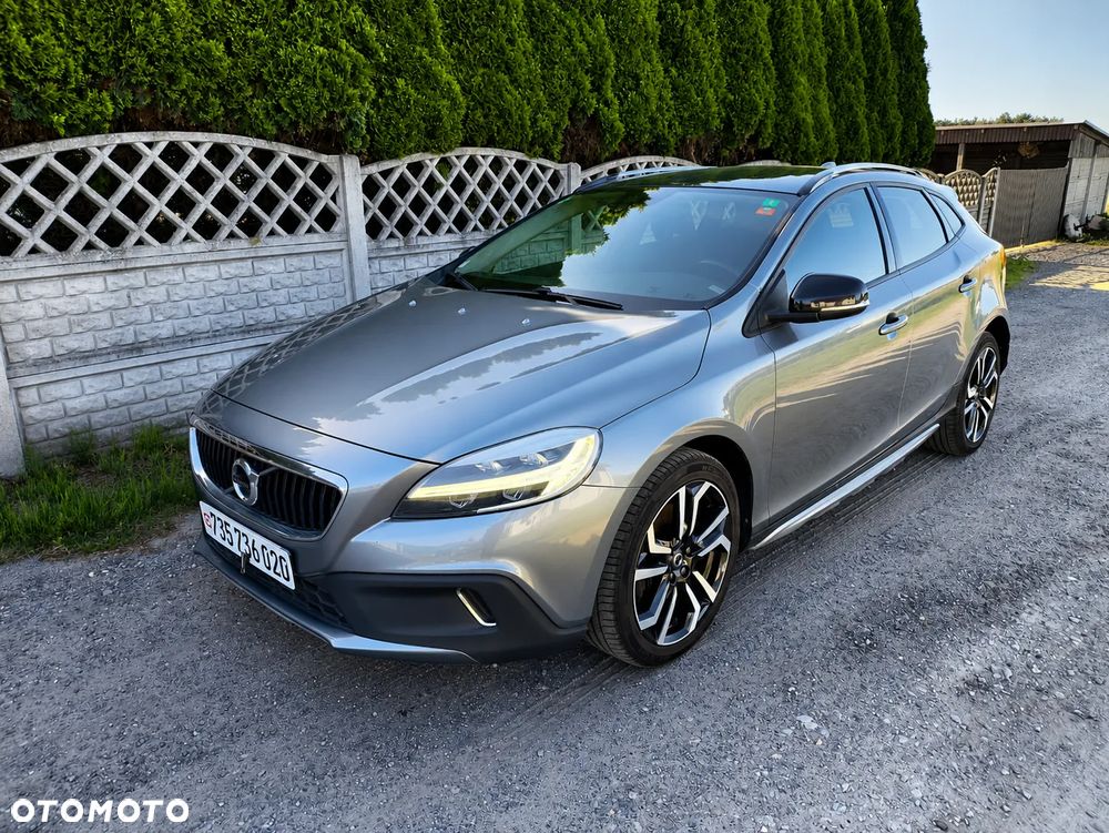 Volvo V40 D3 Momentum - 1