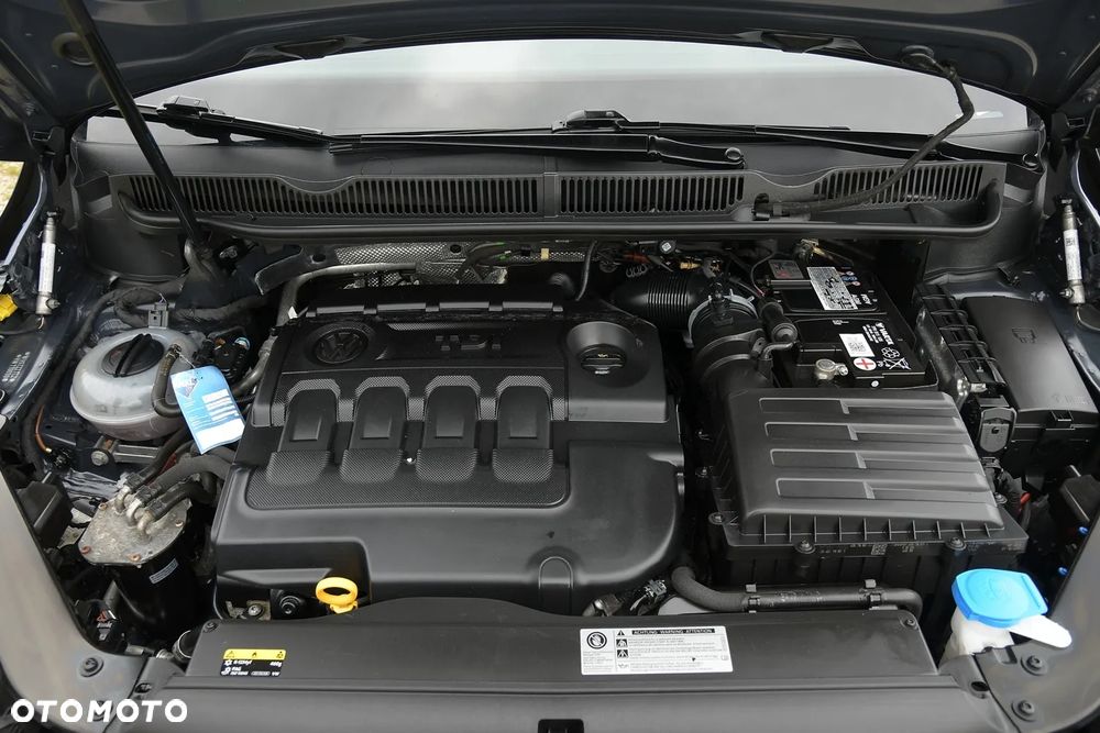 Volkswagen Touran 2.0 TDI SCR Highline - 34