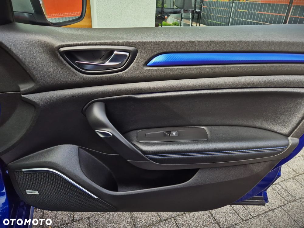 Renault Megane ENERGY TCe 205 EDC GT - 32