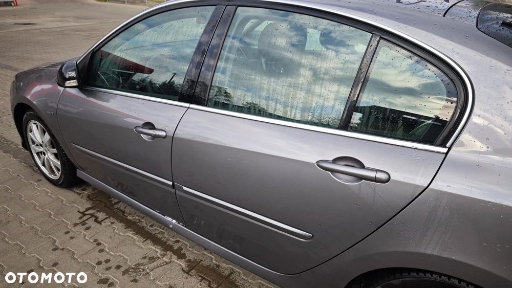 Renault Laguna dCi 175 FAP Bose Edition - 10