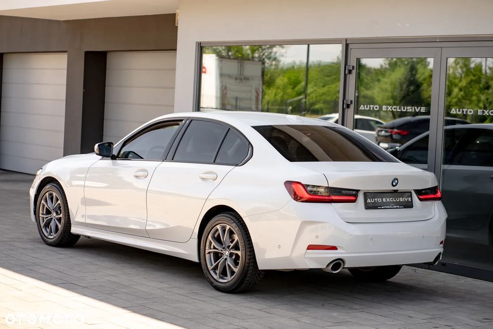 BMW Seria 3 320i Luxury Line - 18