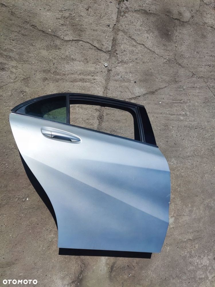 MERCEDES A KLASA W176 DRZWI PRAWE TYLNE TYŁ 761