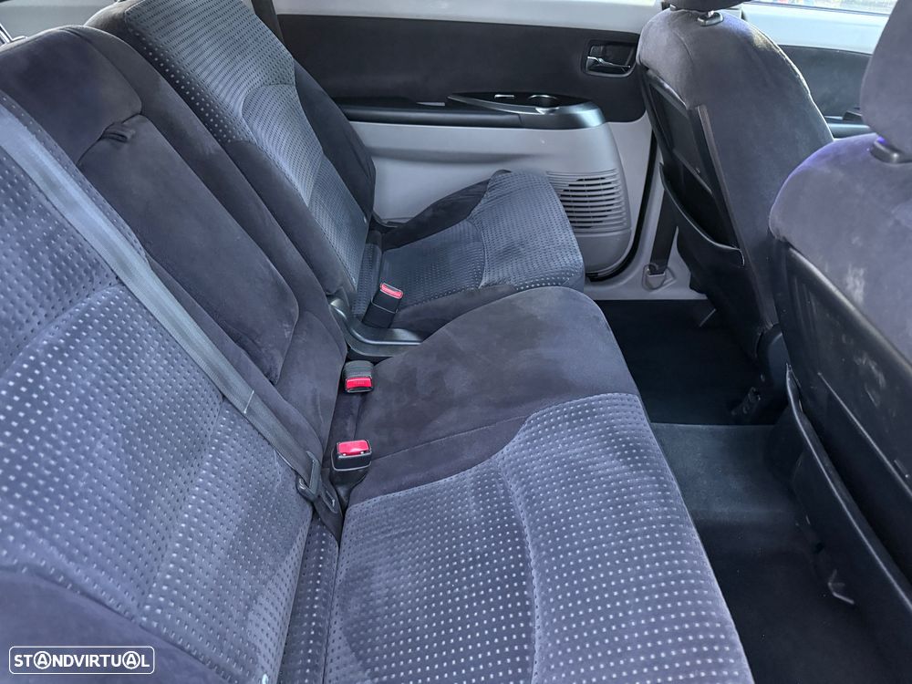 Mitsubishi Grandis 2.0 DI-D Sport - 17