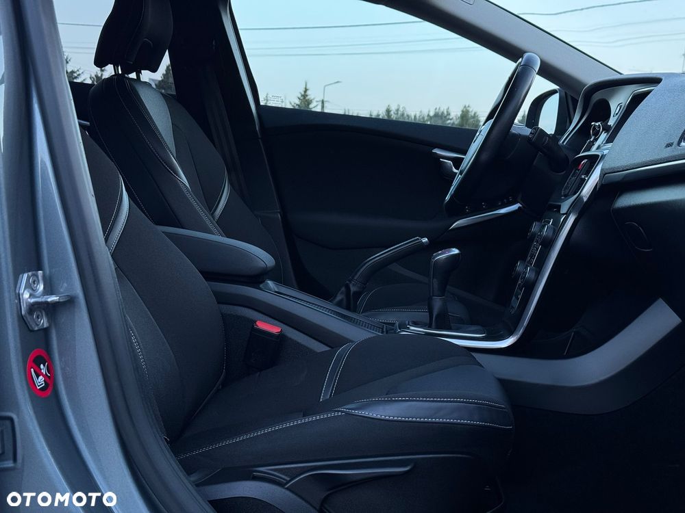 Volvo V40 D2 Drive-E Summum - 32
