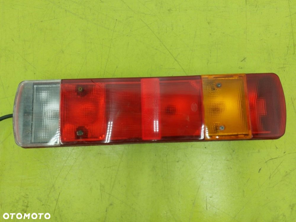 Lampa prawa tylna tył Scania R114 - 4