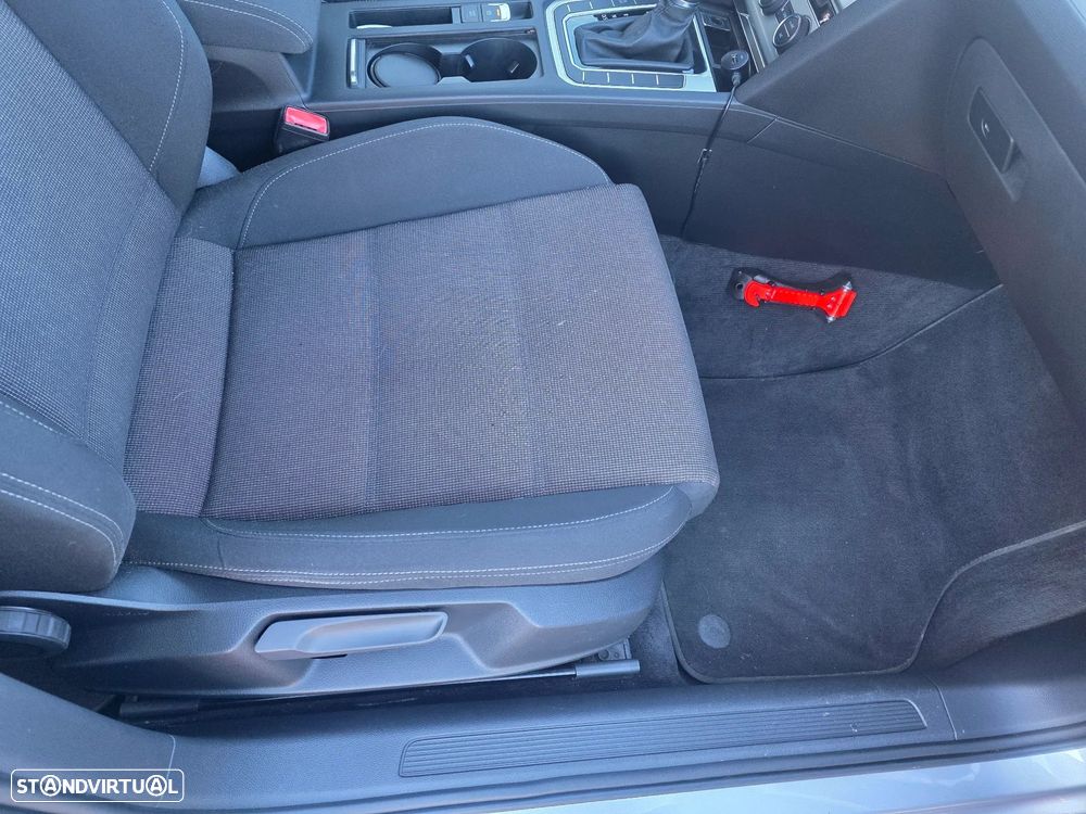 VW Passat Variant 2.0 TDi Highline DSG - 16