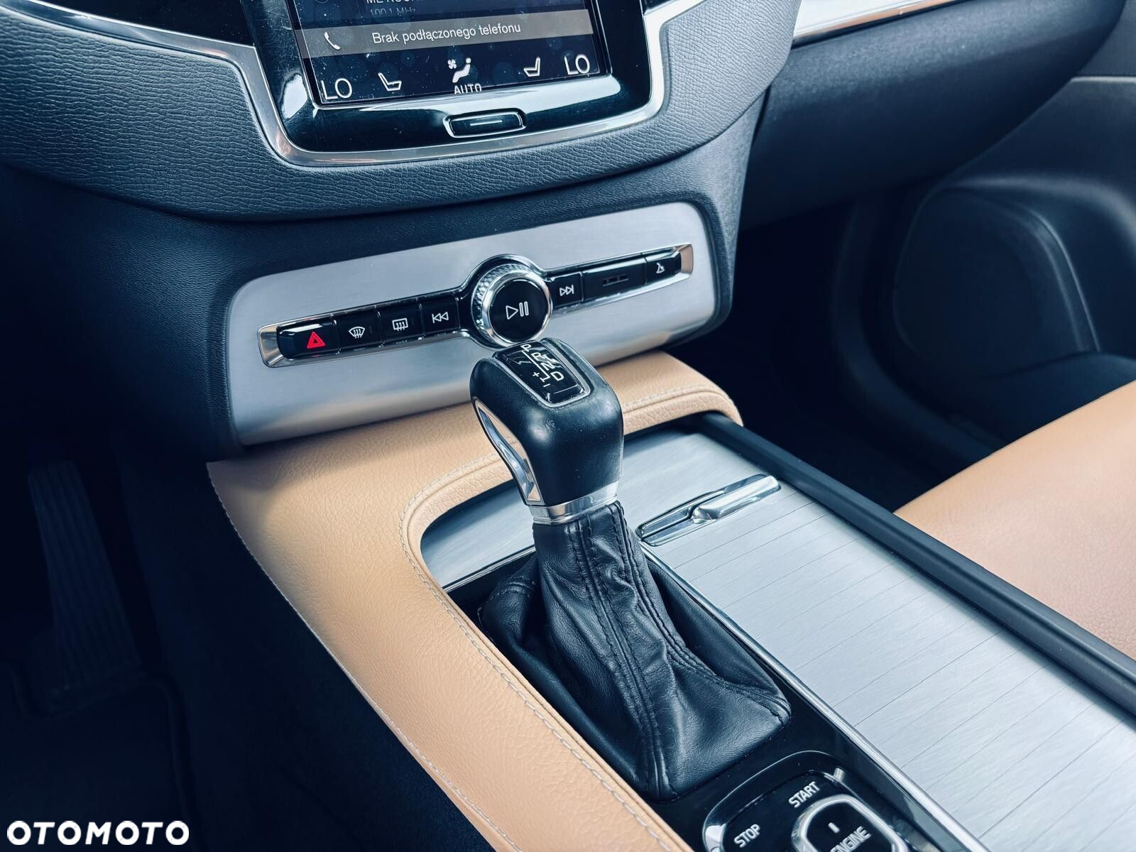 Volvo XC 90 D5 AWD Momentum 7os - 32