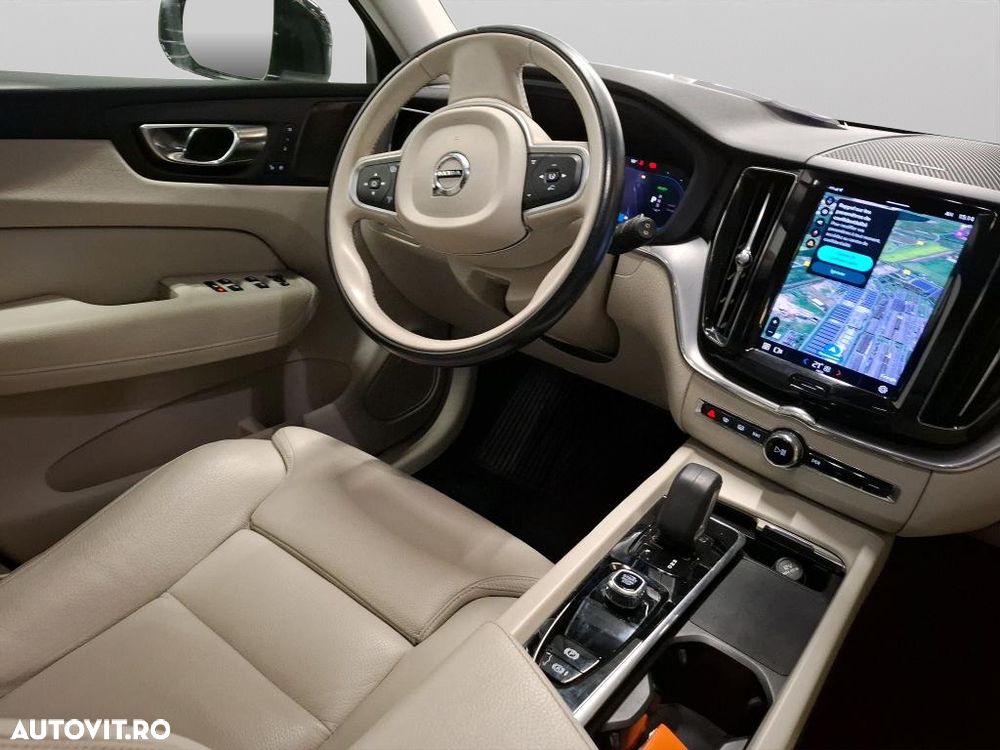 Volvo XC 60 T6 AWD Plug-in Hybrid Ultra Black Edition - 2