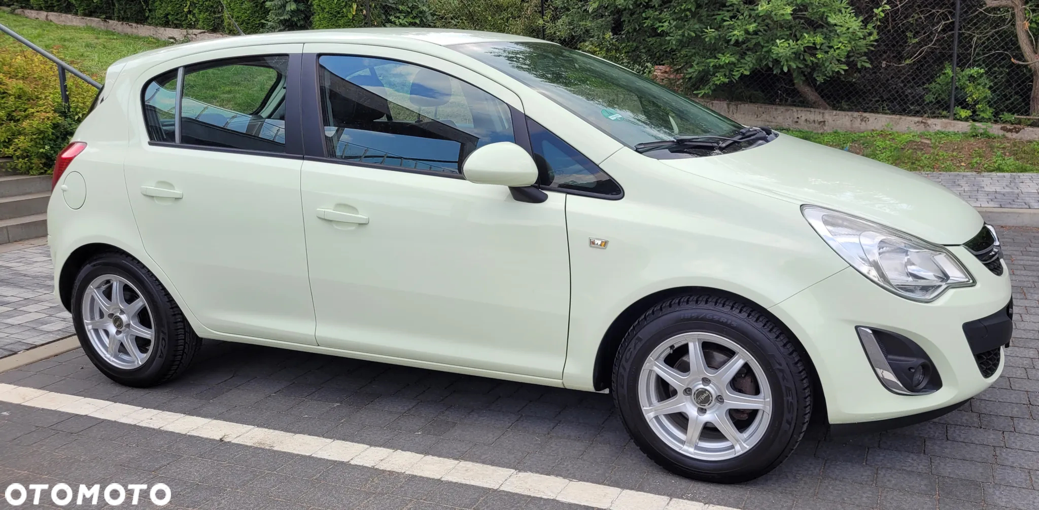 Opel Corsa 1.2 16V Edition 150 - 9