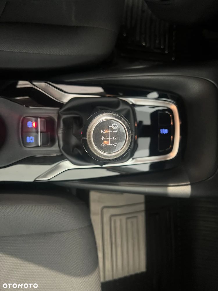 Toyota Corolla 1.5 Comfort - 23