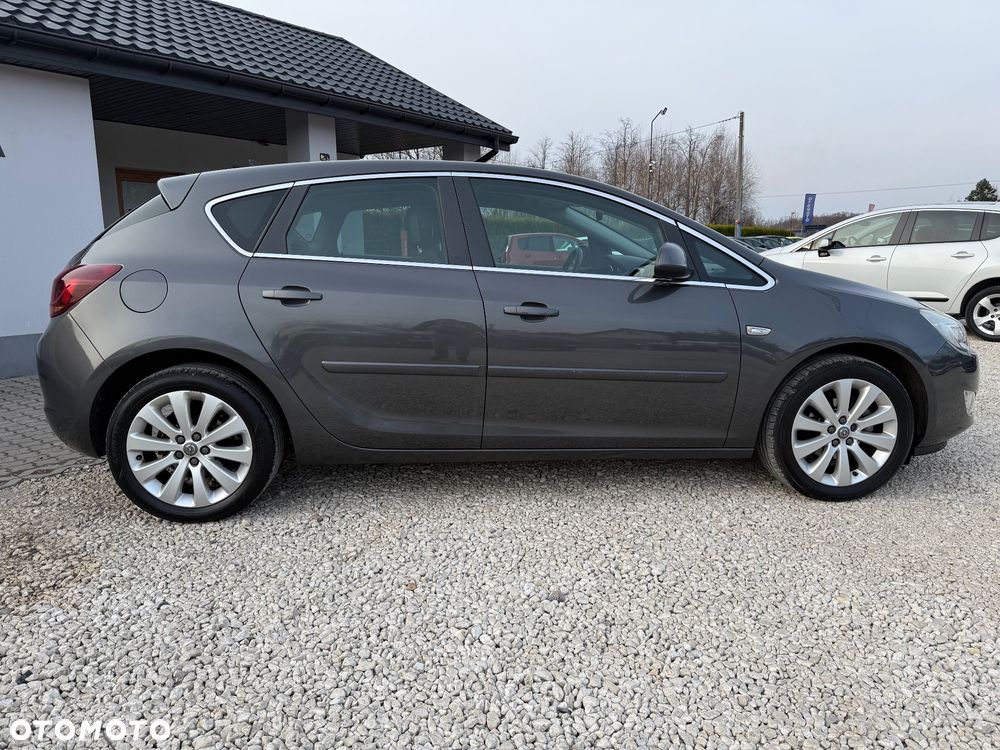 Opel Astra 1.4 T Cosmo - 11