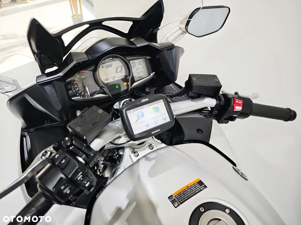 Yamaha FJR - 6