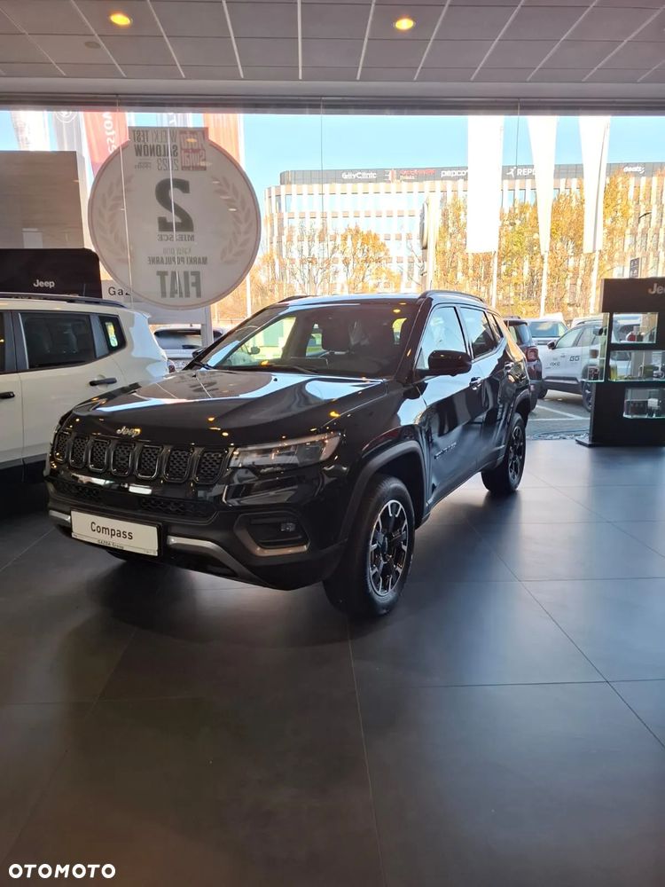 Jeep Compass ver-1-3-t4-phev-4xe-overland-s-s - 1