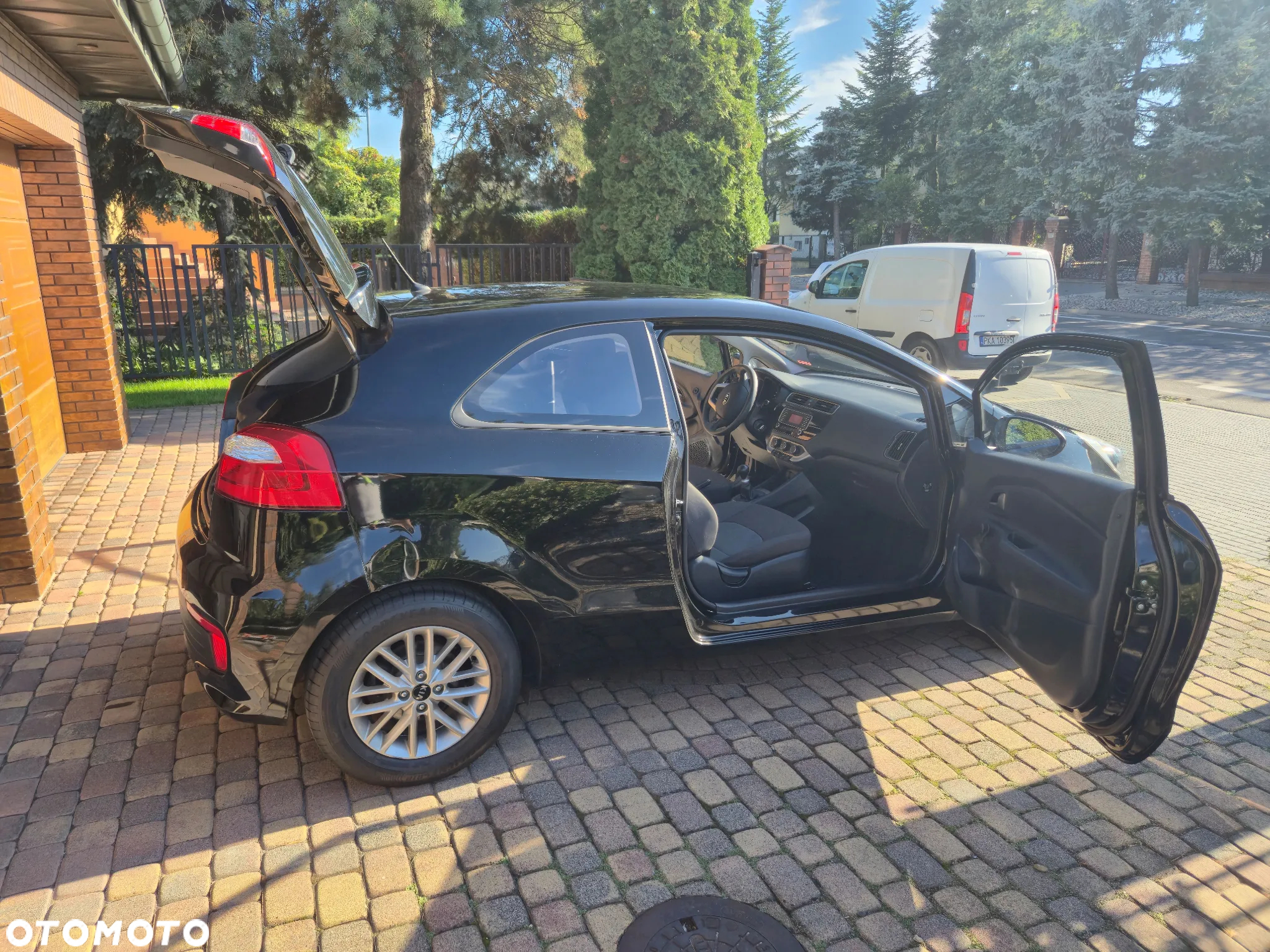 Kia Rio - 11
