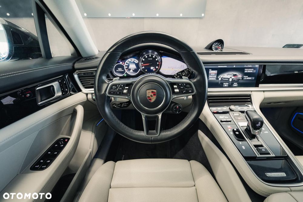 Porsche Panamera 4S - 13