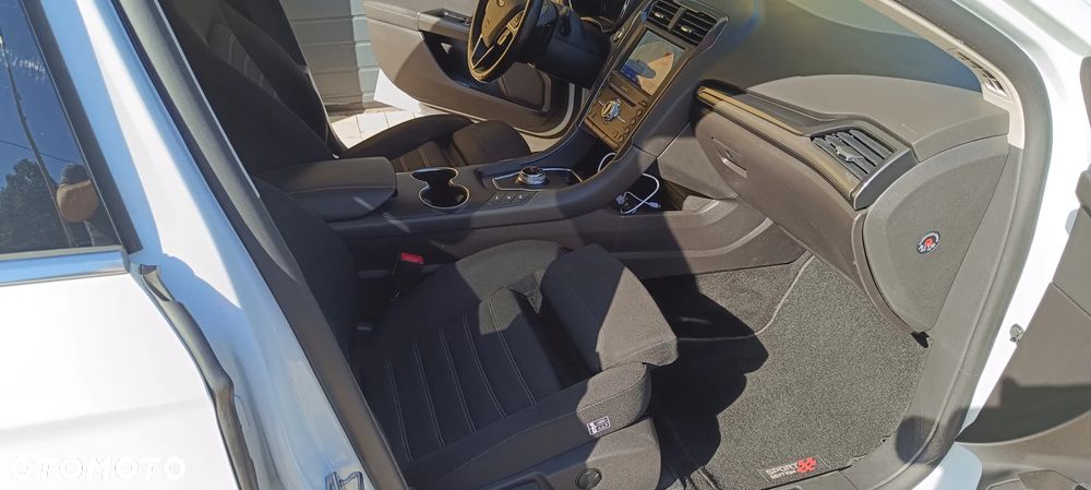 Ford Mondeo 2.0 EcoBlue Titanium - 25