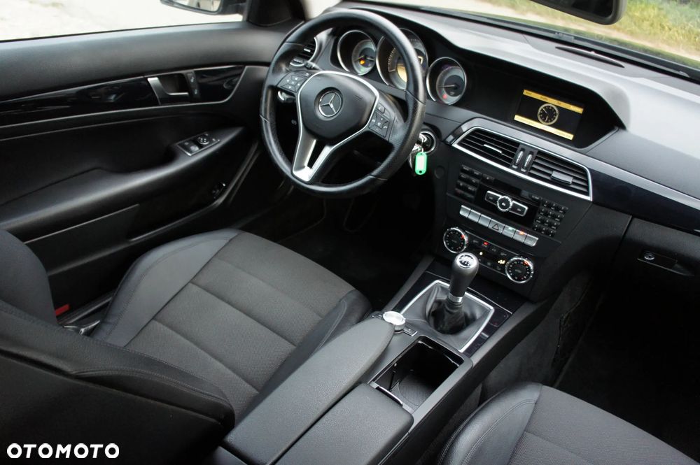 Mercedes-Benz Klasa C 180 BlueEFFICIENCY - 16