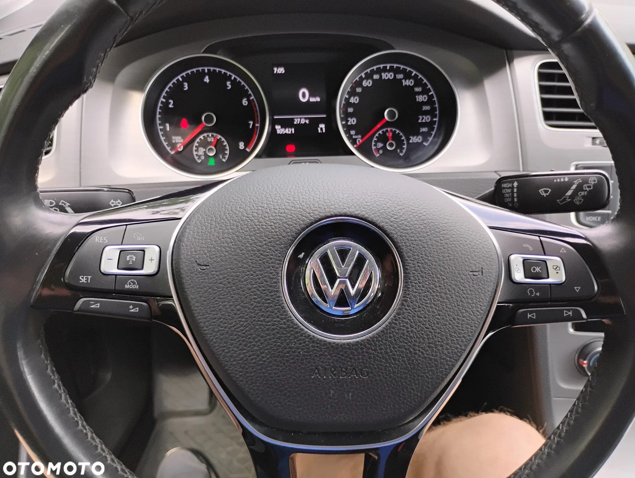 Volkswagen Golf - 25