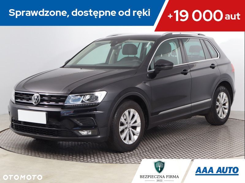 Volkswagen Tiguan - 1