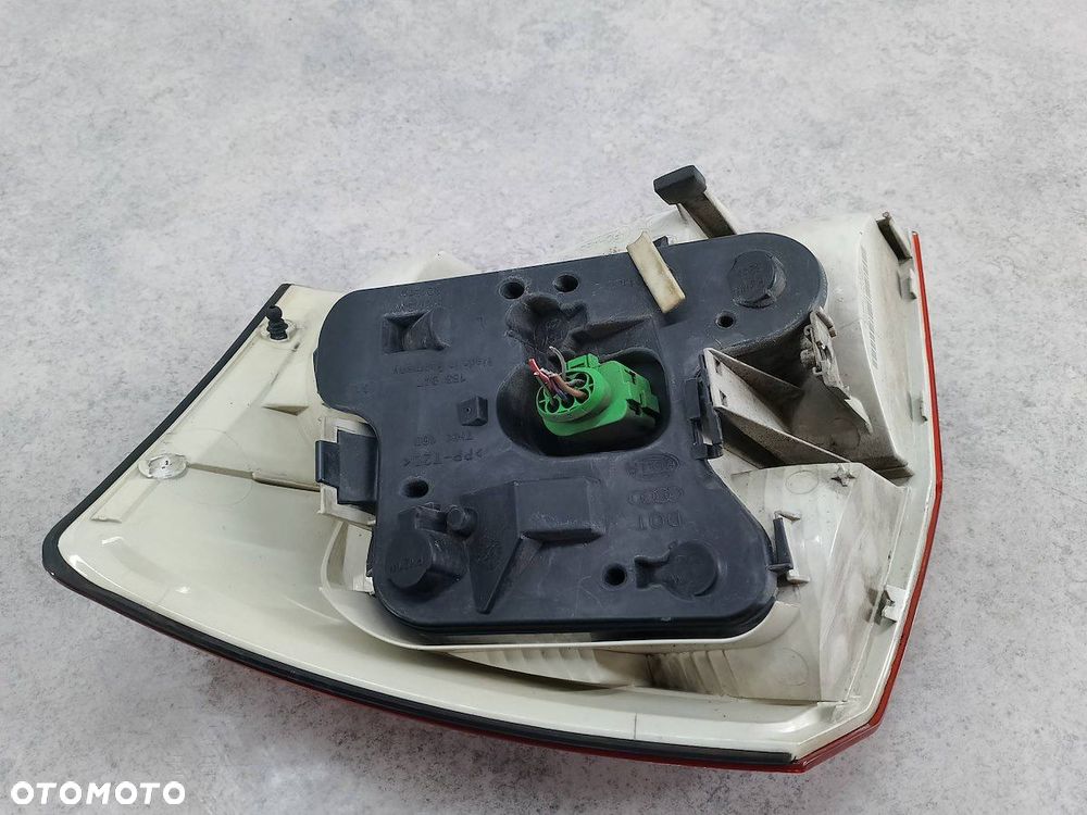 LAMPA TYLNA LEWA AUDI A4 B6 153929 HELLA SEDAN - 4