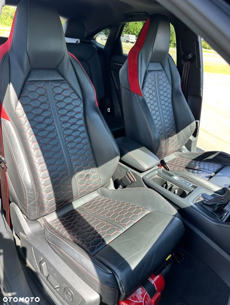 Audi RS Q3 2.5 TFSI quattro S tronic - 11