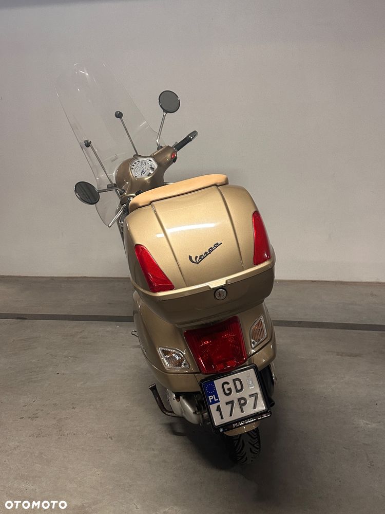 Vespa GTS - 9