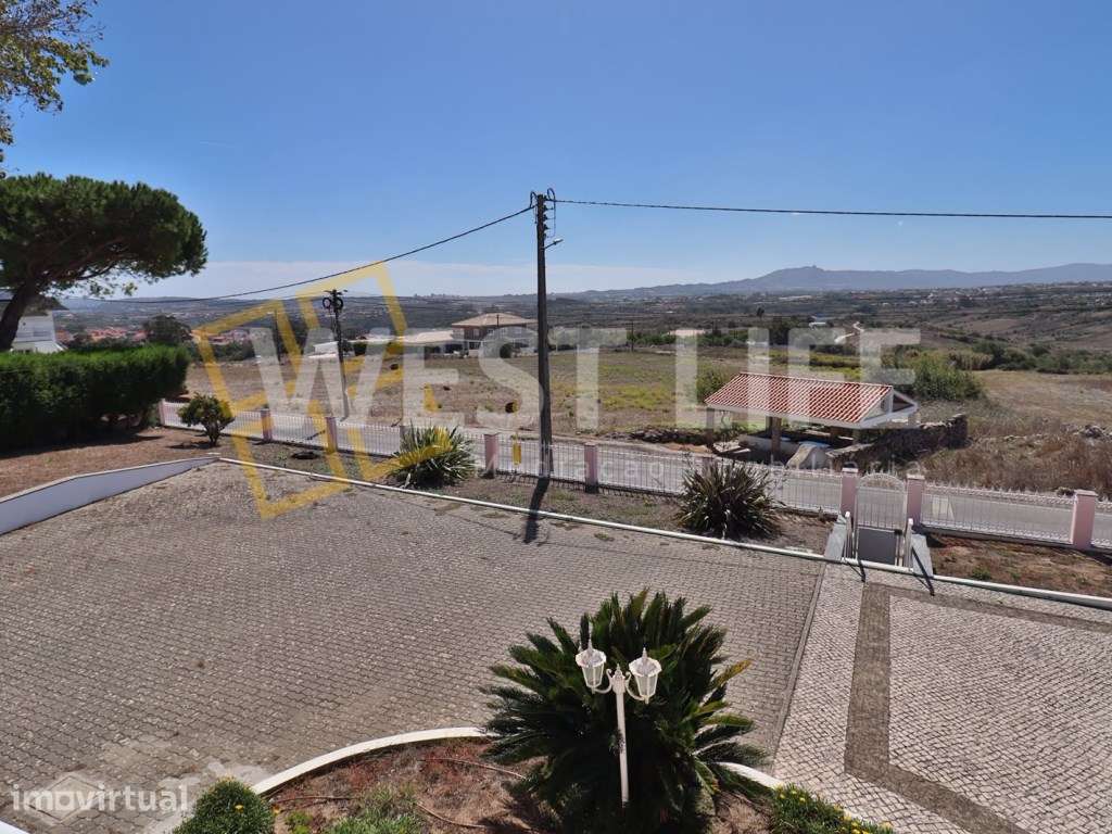 Moradia T5+1 para Arrendamento com Jardim, Garagem Ampla e Vista Pr... - Grande imagem: 3/24