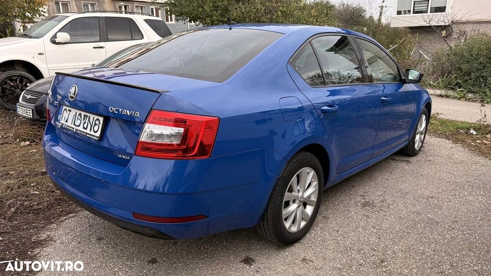 Skoda Octavia 2.0 TDI DSG 4X4 Style - 11