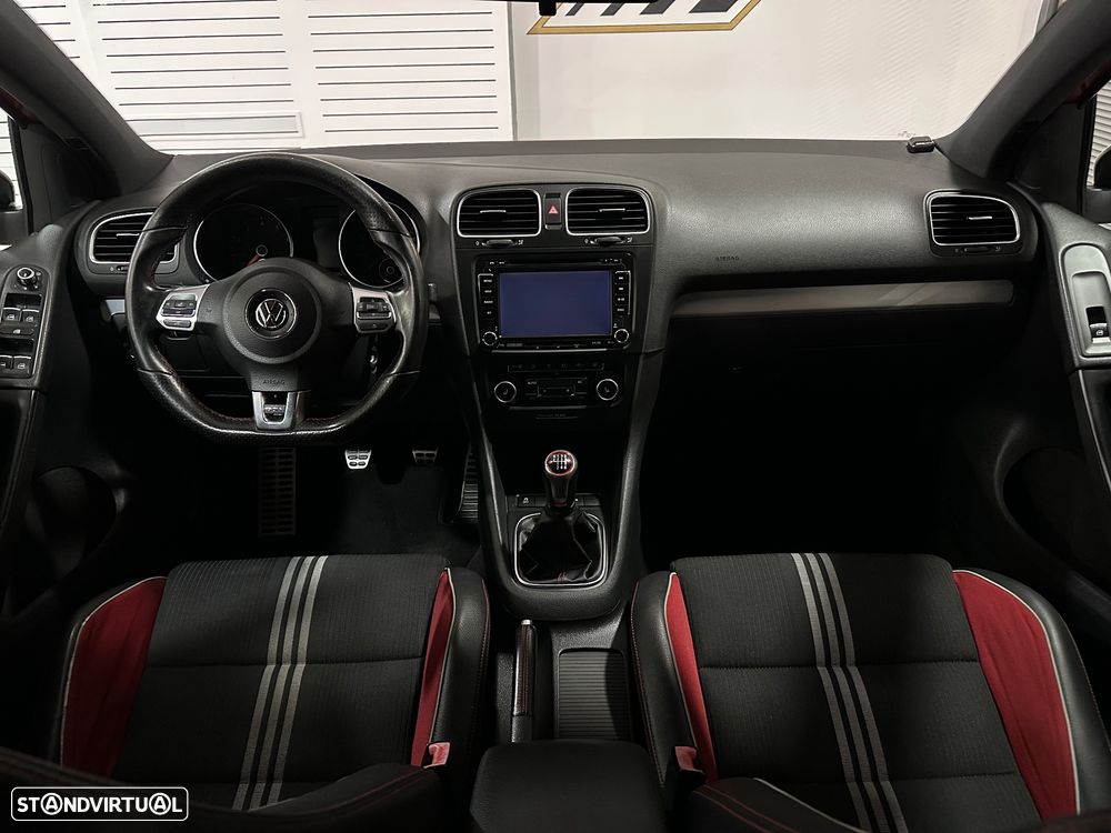 VW Golf 2.0 GTI adidas - 28