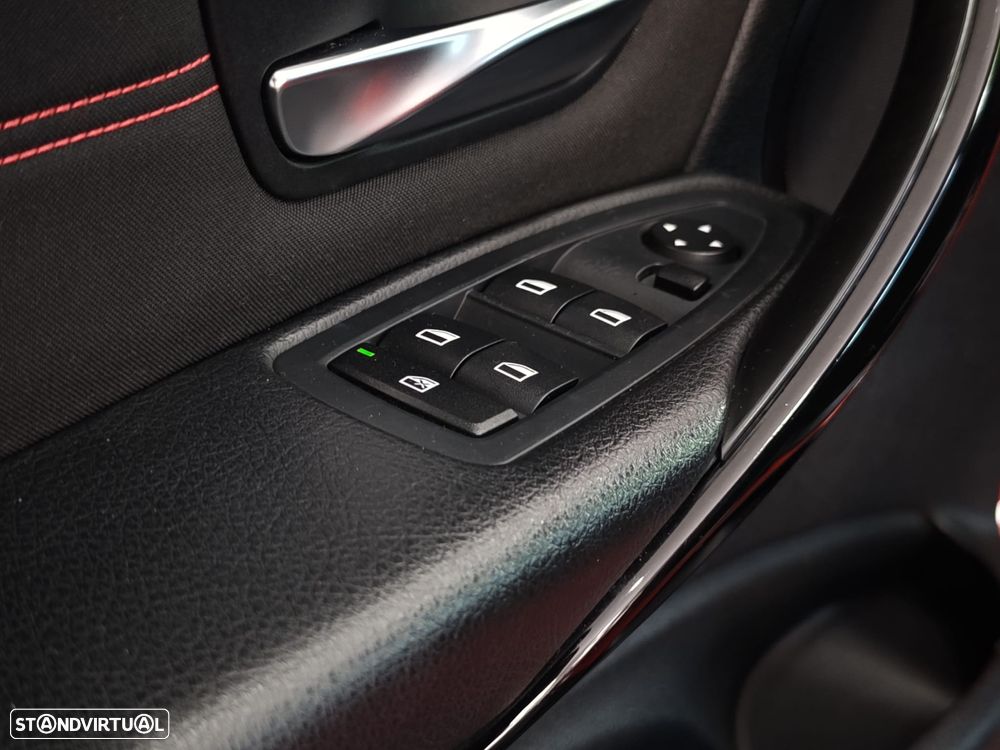 BMW 320 d Pack M - 24