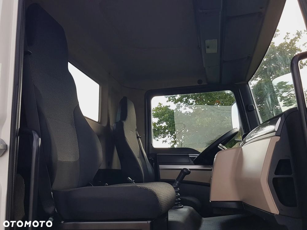 MAN TGL 12.220 HAKOWIEC 4x2 KLIMA - 10