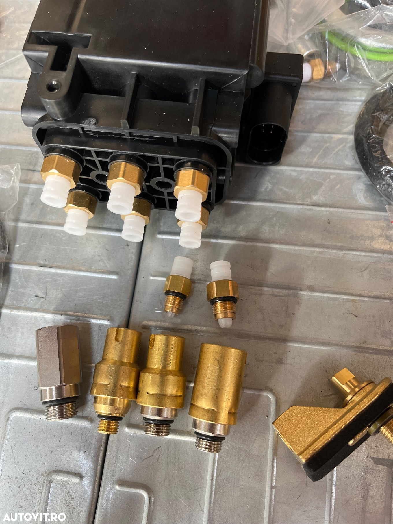 Kit reparatie compresor perne aer orice model wabco continental  vw audi porsche land rover bmw range rover jaguar cilindru piston segment garnituri cayenne touareg q7 a6 a7 a8 - 22