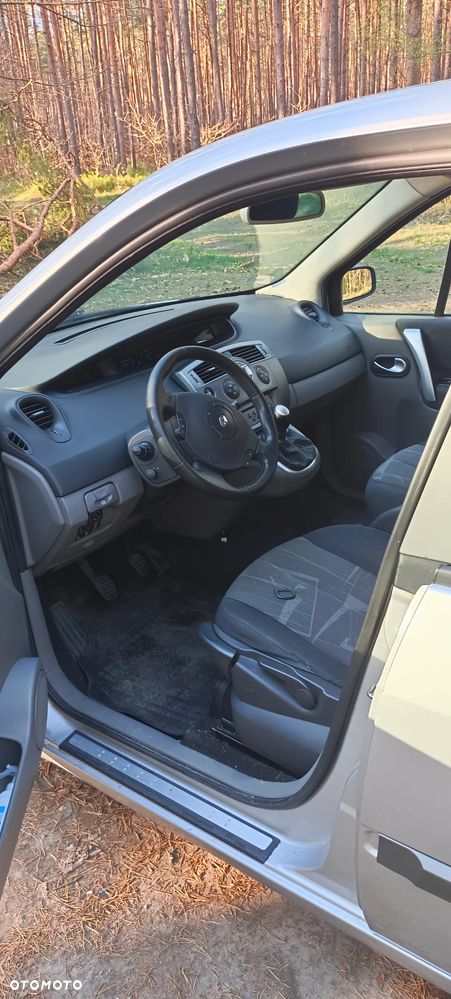 Renault Scenic 2.0 16V Turbo Confort Privilege - 9