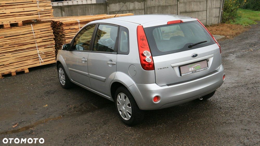 Ford Fiesta 1.25 Ambiente - 33