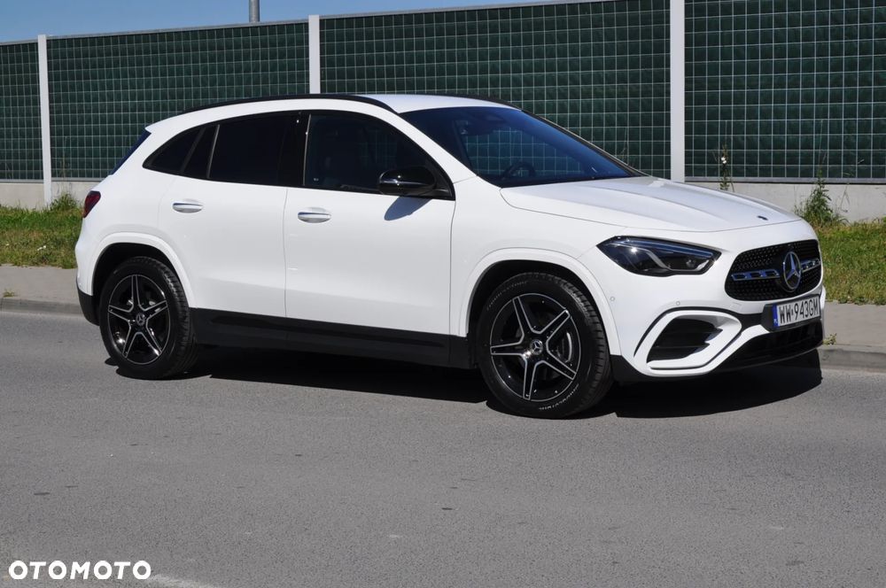 Mercedes-Benz GLA - 10