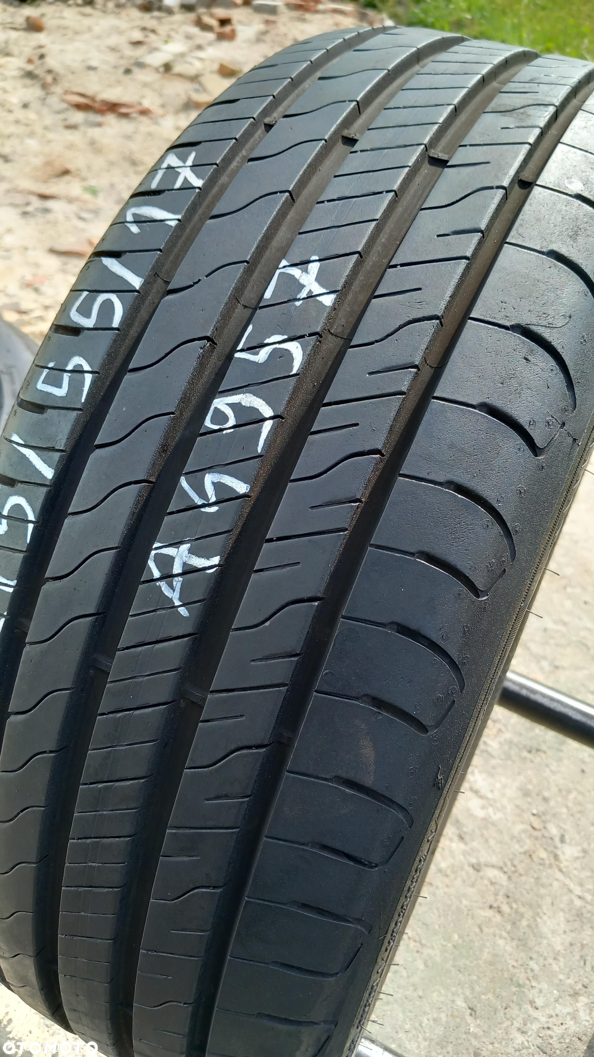 215/55/17 Goodyear Efficient Grip Performance 2 98W - 2