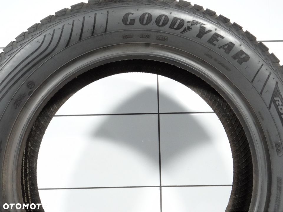 Opony całoroczne 215/60R17 96H Goodyear - 4
