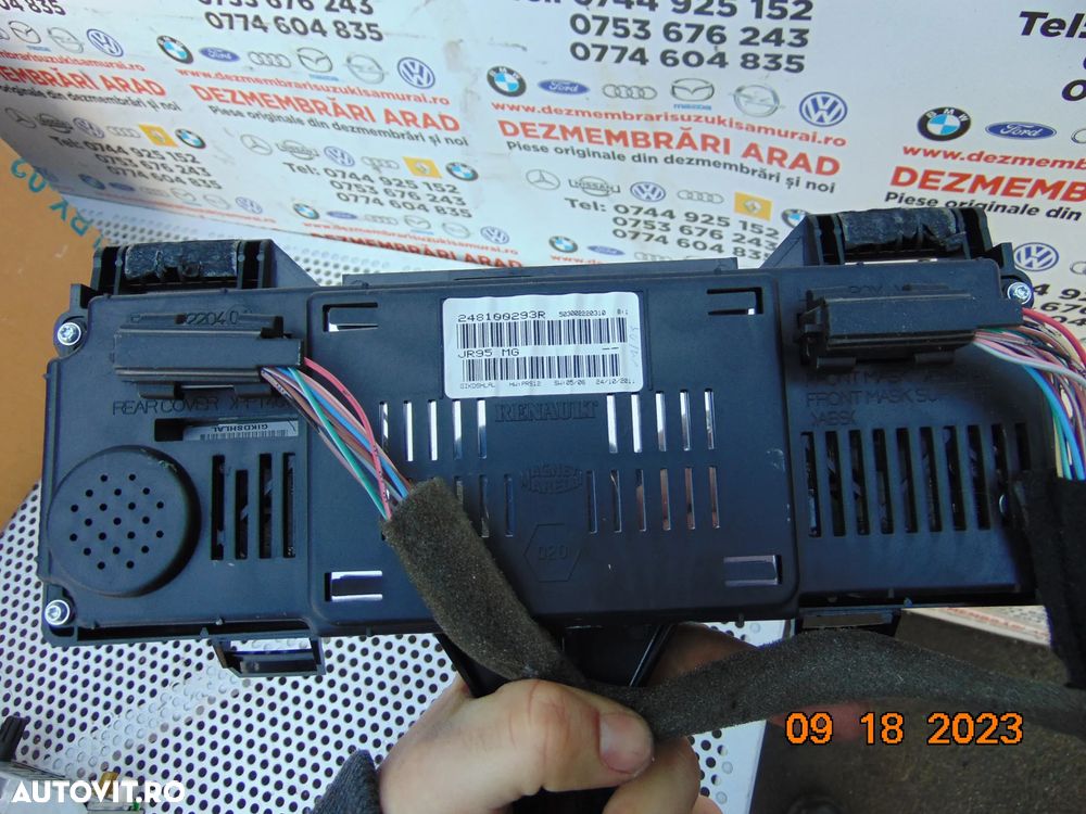 Ceasuri bord digitale Renault scenic 3 cutie manuala display bord dezmembrez scenic 3 - 4