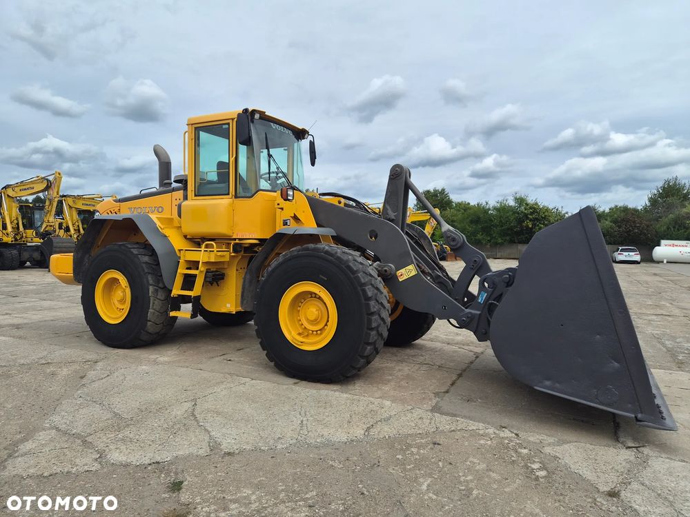 Volvo L 110 E spr z Niemiec tylko 6815 mtg !!! - 13