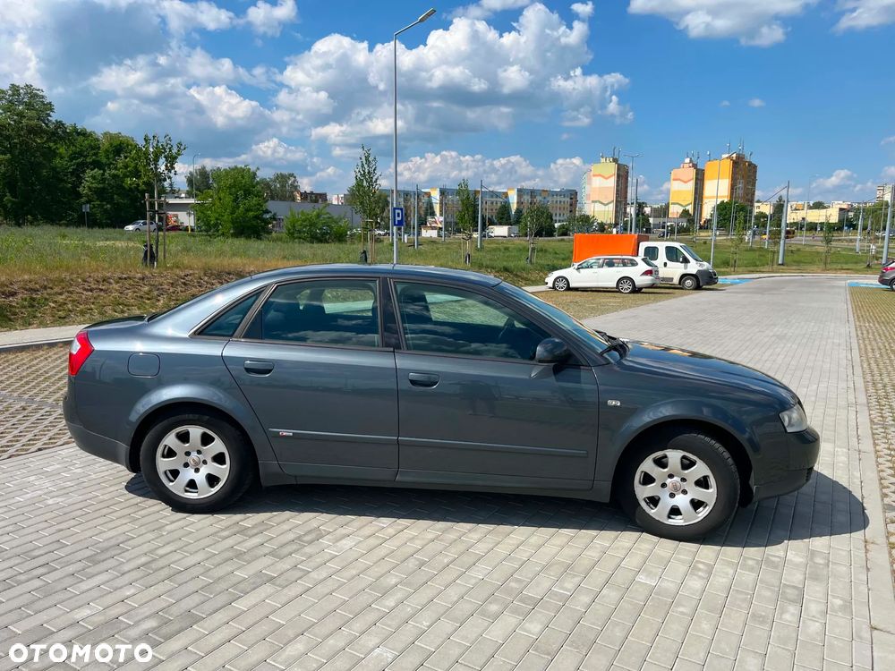 Audi A4 Limousine - 6