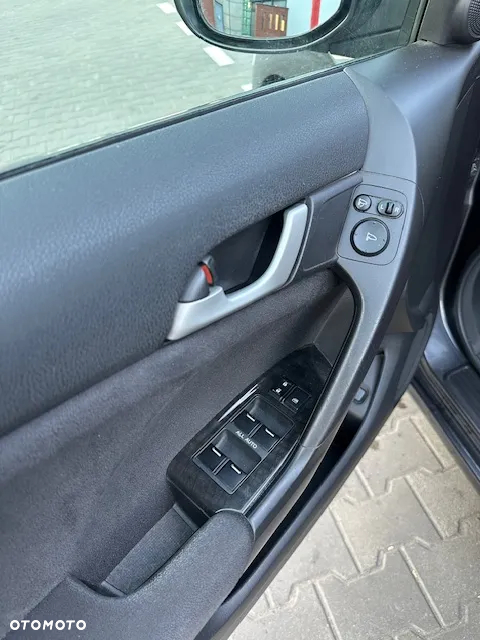 Honda Accord 2.0 Executive - 19