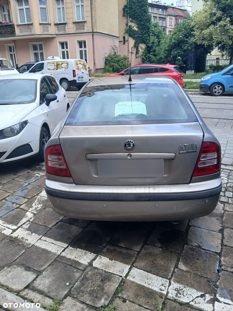 Skoda Octavia 1.6 Tour Classic - 1