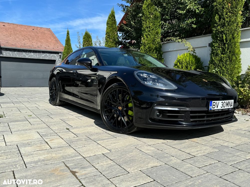 Porsche Panamera 4 E-Hybrid - 3