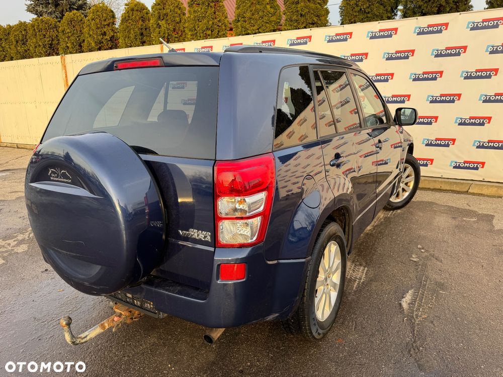 Suzuki Grand Vitara 2.0 Comfort + Family - 8