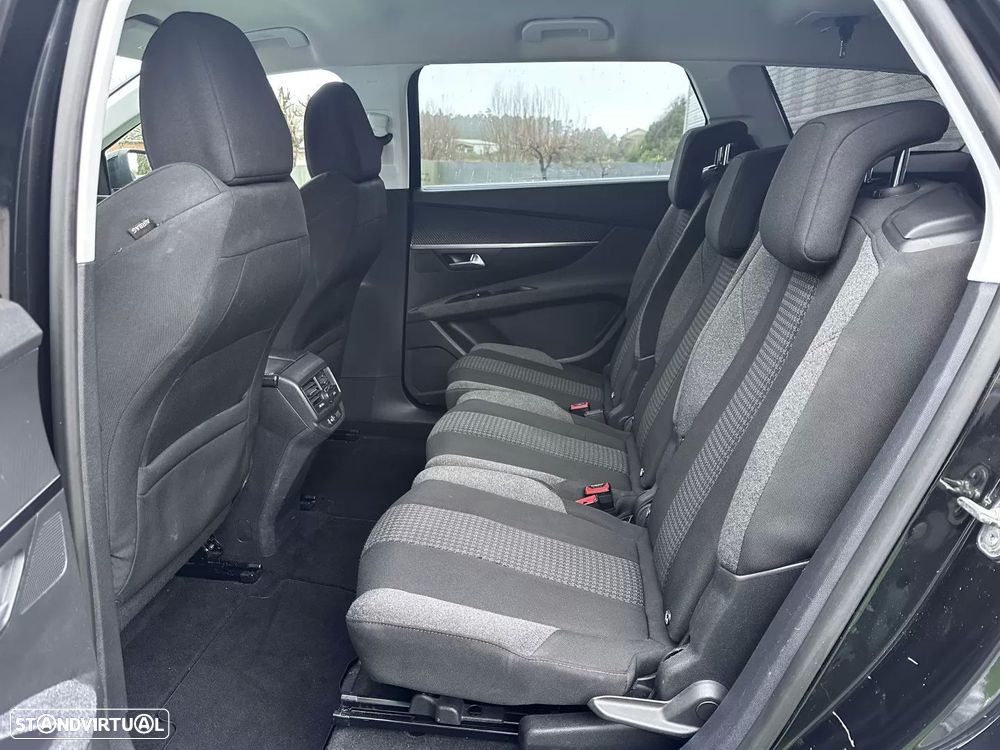 Peugeot 5008 1.2 PureTech Allure Pack - 32