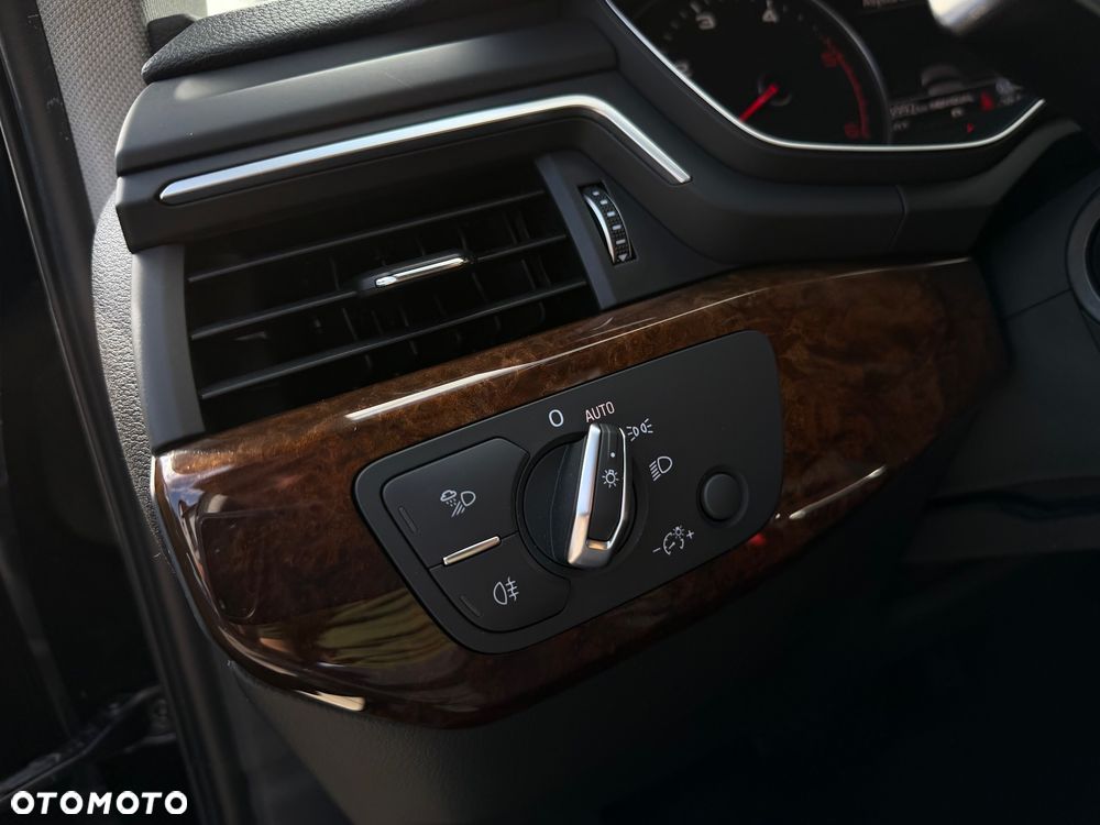 Audi A4 Avant 40 TDI quattro S tronic S line - 26