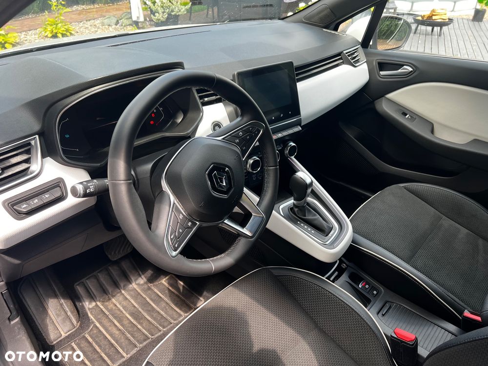 Renault Clio - 10