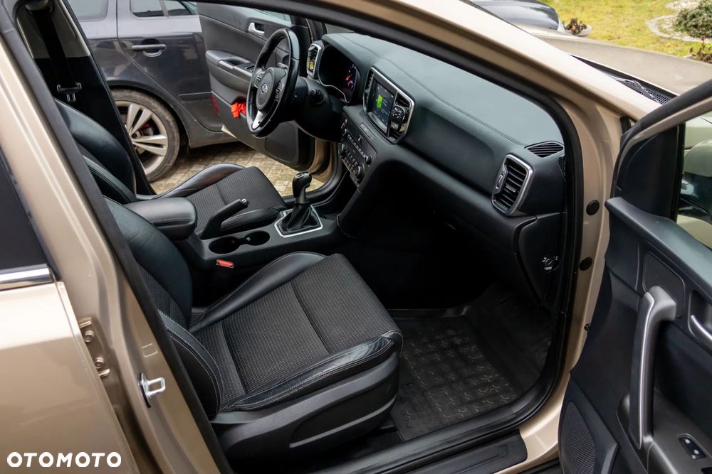 Kia Sportage - 16