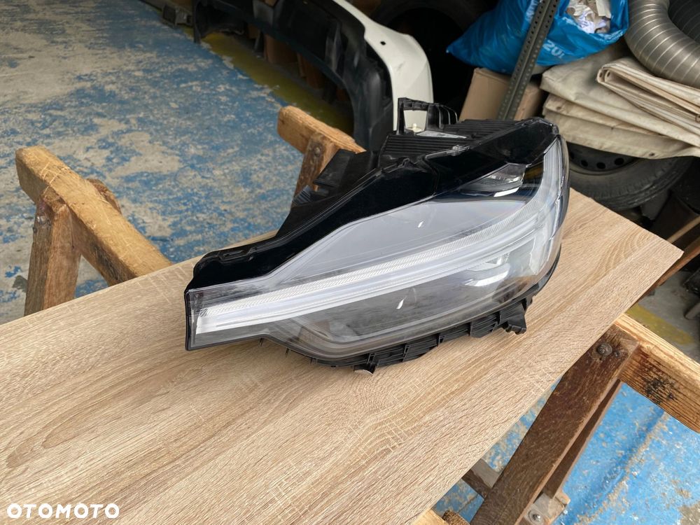 LAMPA PRZEDNIA LEWA VOLVO XC60 II LIFT MID LED 22- 32338982 - 2
