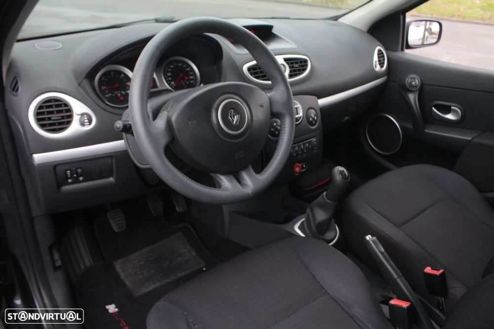 Renault Clio 1.5 dCi Dynamique S - 21